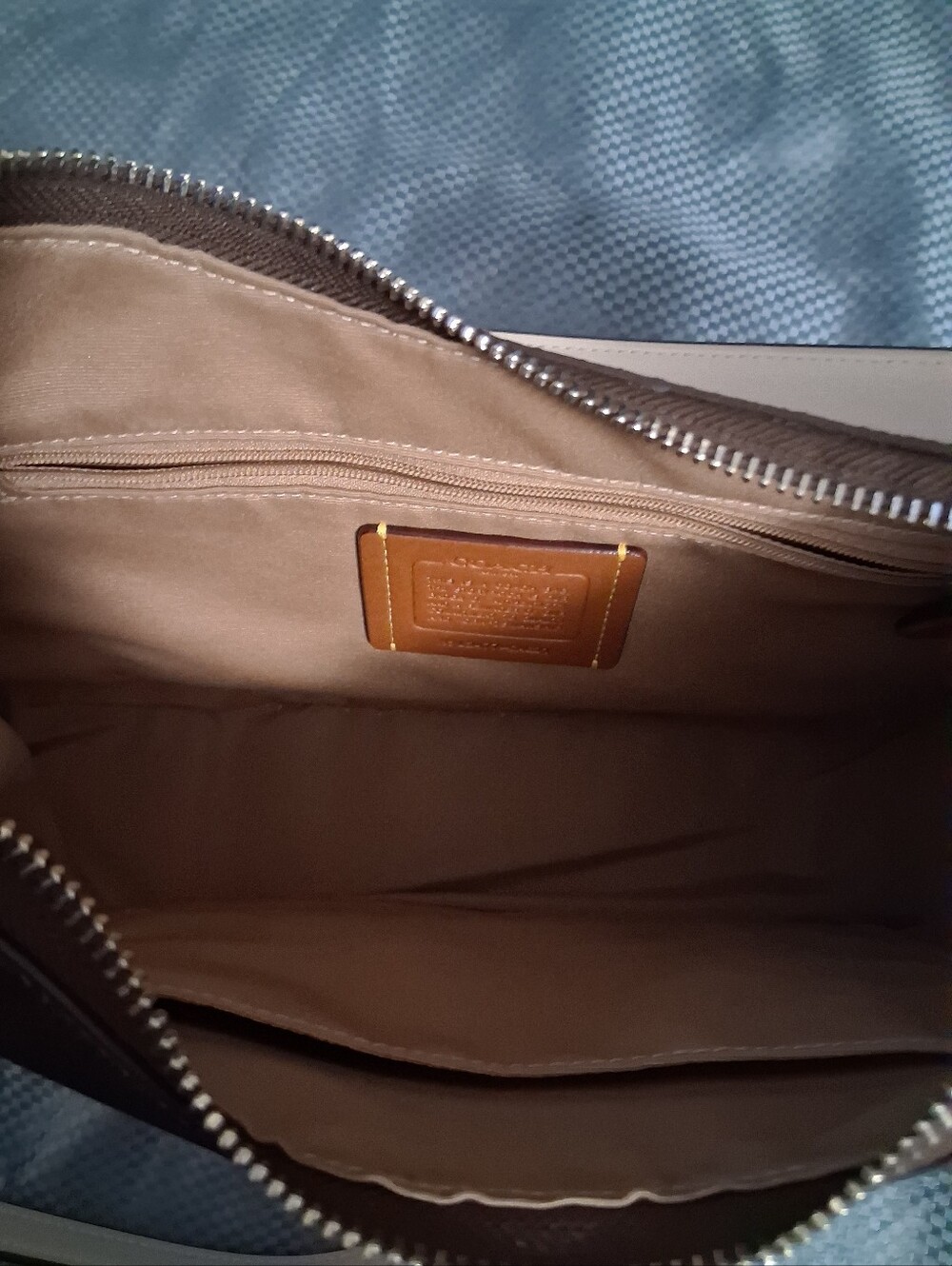 Coach Teri Hobo in Signature Canvas - Picture 5 of 7